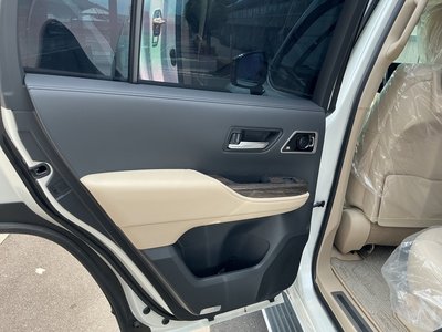 2025 Toyota LAND CRUISER 300 — миниатюра 27