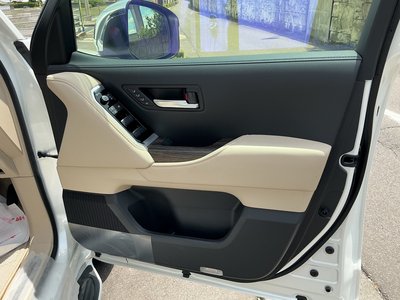 2025 Toyota LAND CRUISER 300 — миниатюра 30