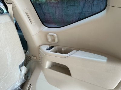 2025 Toyota LAND CRUISER 300 — миниатюра 25