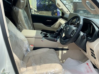 2025 Toyota LAND CRUISER 300 — миниатюра 18