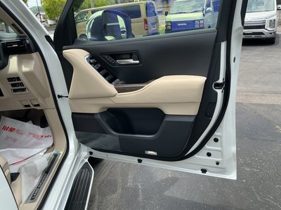 2025 Toyota LAND CRUISER 300 — миниатюра 23