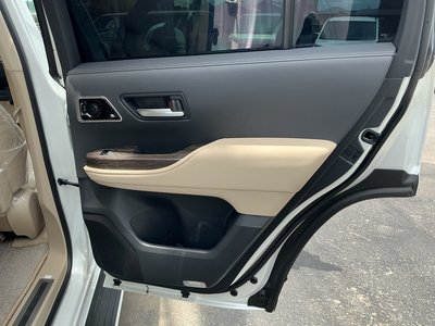 2025 Toyota LAND CRUISER 300 — миниатюра 24