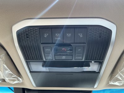 2025 Toyota LAND CRUISER 300 — миниатюра 46