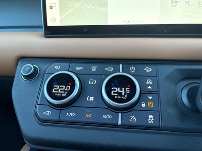 LAND ROVER DEFENDER - 8