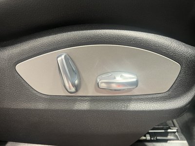 2024 Porsche MACAN — миниатюра 17