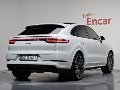 صورة 4 لـ 2020 Porsche CAYENNE