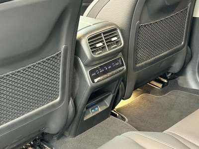 2025 Mercedes-BENZ GLE — миниатюра 13