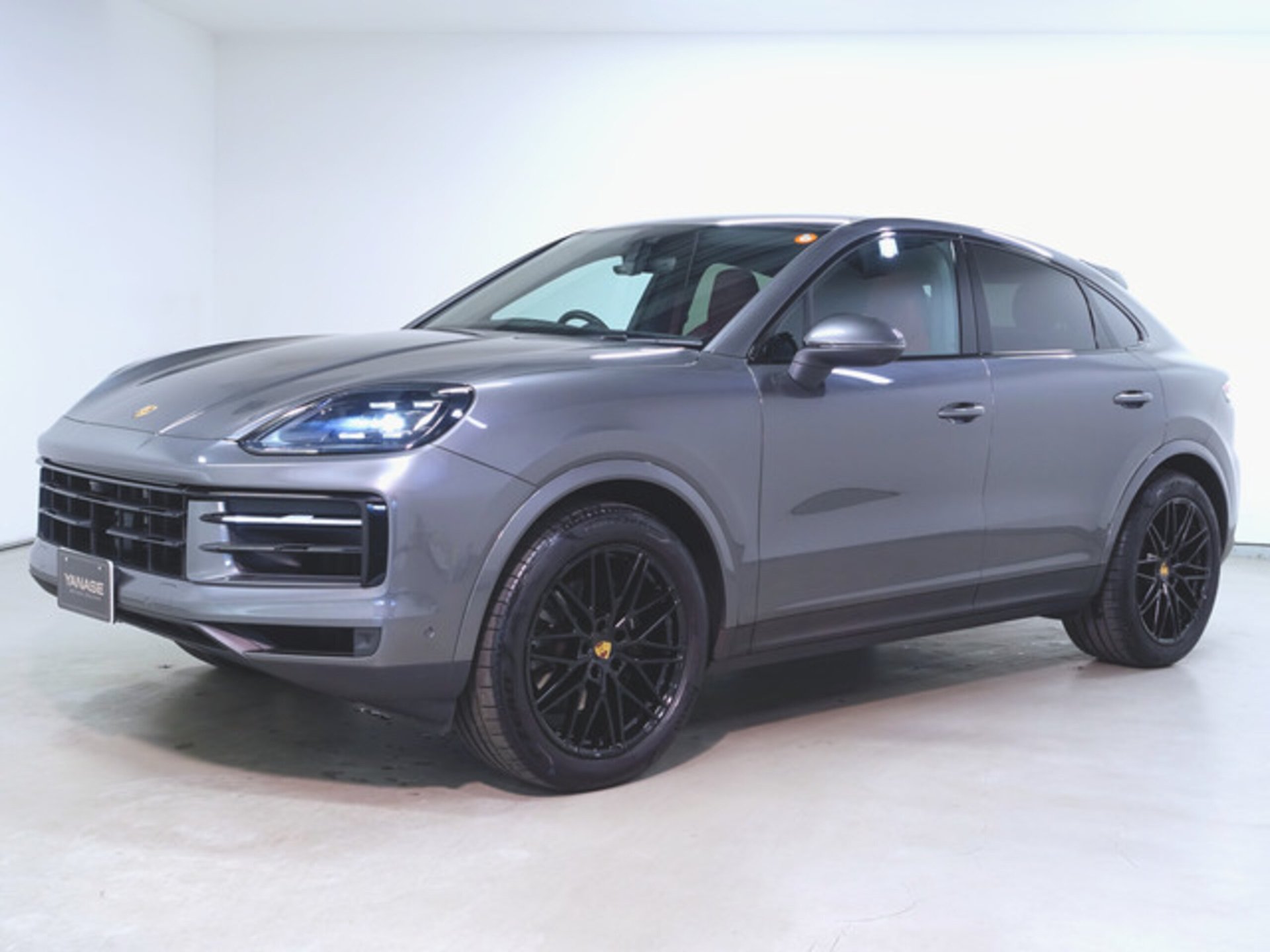 PORSCHE CAYENNE - View 1
