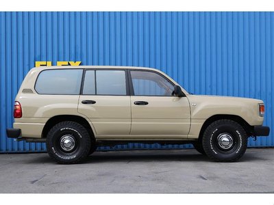 TOYOTA LAND CRUISER 100 - 7