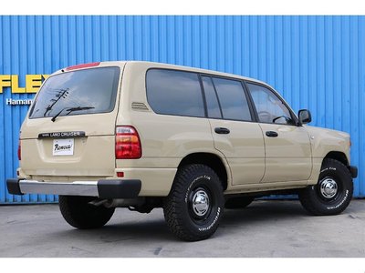 TOYOTA LAND CRUISER 100 - 3