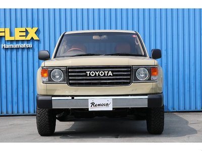 TOYOTA LAND CRUISER 100 - 8