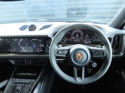 2025 Porsche CAYENNE 照片 9