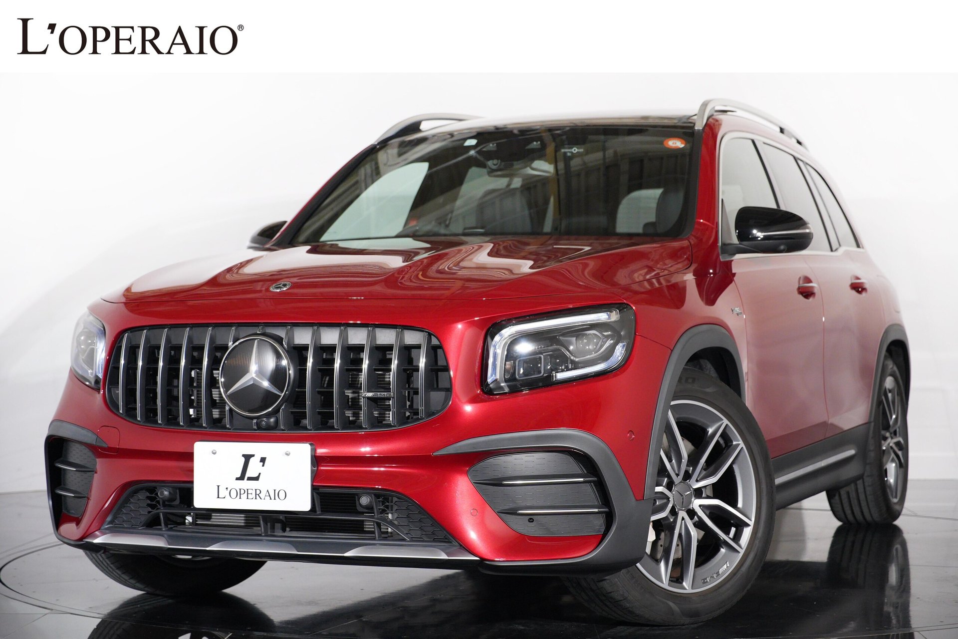 MERCEDES-BENZ GLB AMG - View 1