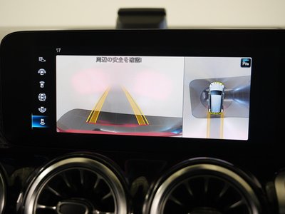 MERCEDES-BENZ GLB AMG - 10