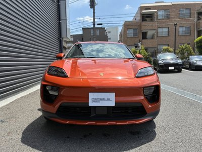 PORSCHE MACAN - 2