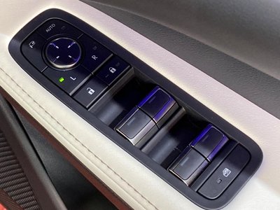 2025 Lexus RX — миниатюра 39