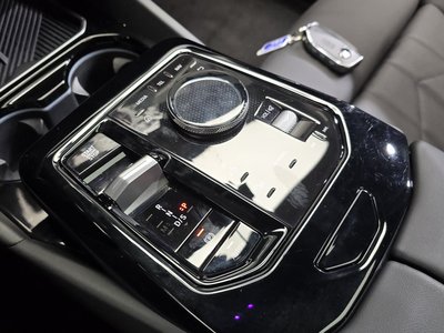 2023 BMW 5 SERIES thumbnail 12
