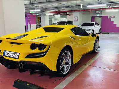 FERRARI F8 SPIDER - 3