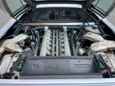 1994 Bugatti EB110 — миниатюра 18