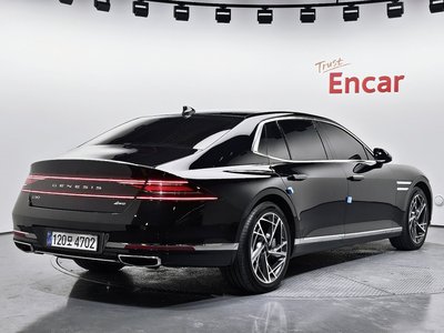 صورة 3 لـ 2023 Genesis G90 (RS4)