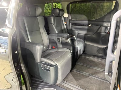 2023 Toyota ALPHARD — фото 9