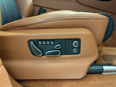 2025 Bentley BENTAYGA 照片 10