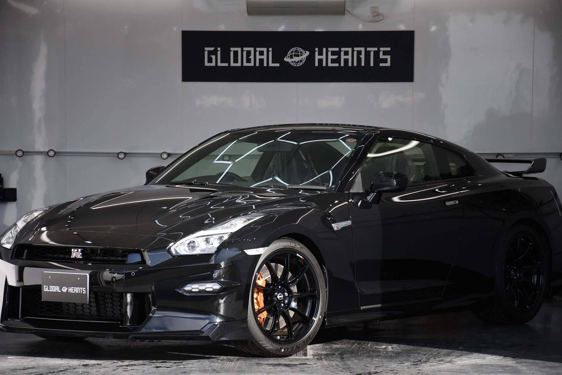 NISSAN GT-R - View 1