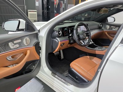 MERCEDES-BENZ E-CLASS - 10