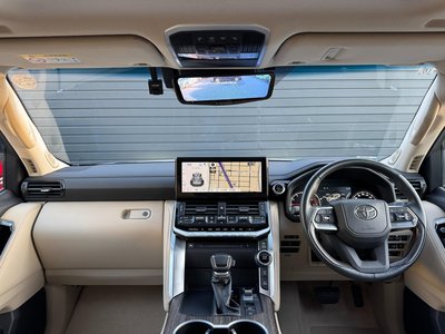 TOYOTA LAND CRUISER 300 - 9