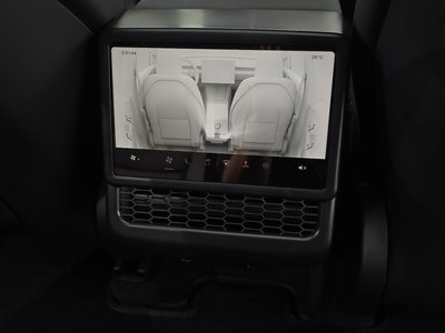 2025 Tesla MODEL Y — миниатюра 32