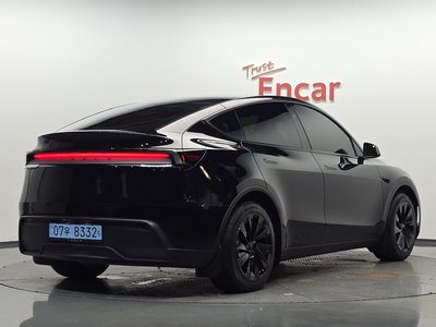 2025 Tesla MODEL Y — фото 2