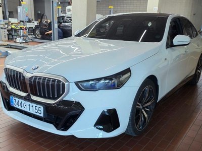 BMW 5 SERIES - 1