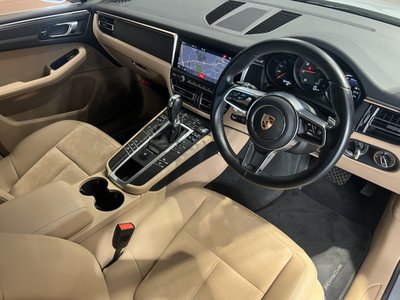 PORSCHE MACAN - 8
