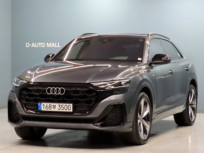 2025 AUDI Q8 photo 1