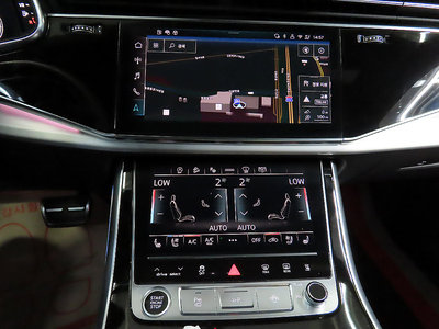 2025 AUDI Q8 缩略图 12