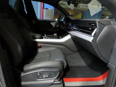 2025 AUDI Q8 photo 8