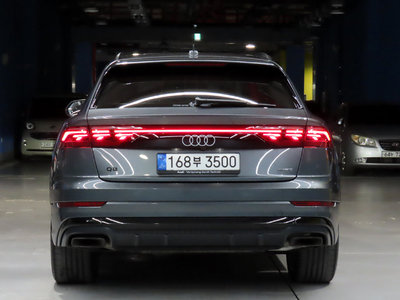 2025 AUDI Q8 photo 2