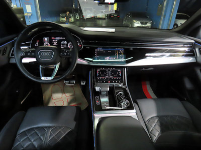2025 AUDI Q8 photo 6