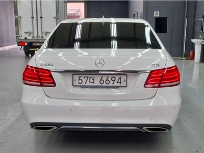 MERCEDES-BENZ E-CLASS - 3