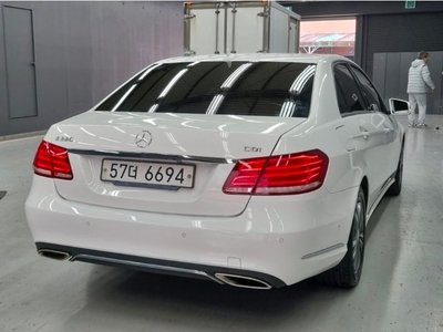 MERCEDES-BENZ E-CLASS - 4