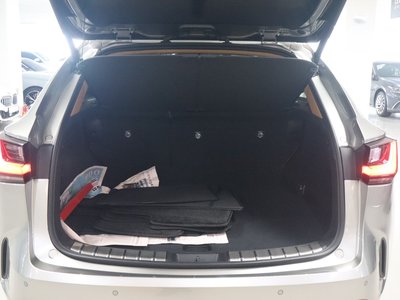 صورة مصغرة 18 لـ 2025 Lexus NX