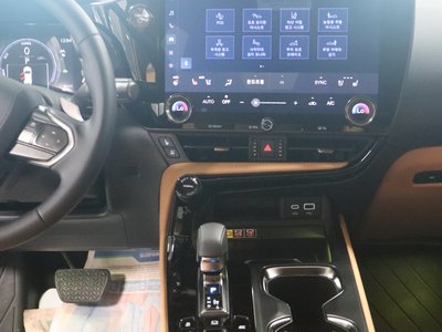 صورة مصغرة 13 لـ 2025 Lexus NX