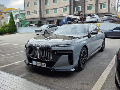 BMW 7 SERIES