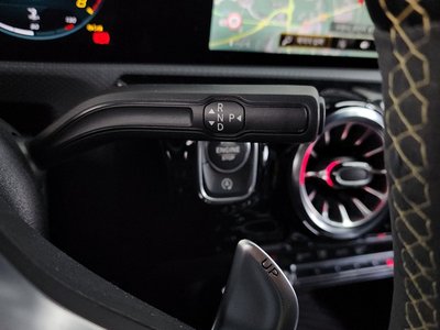 MERCEDES-BENZ CLA - 9