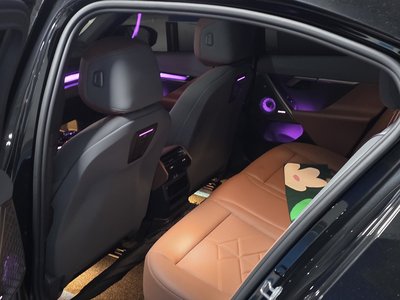 صورة 9 لـ 2025 BMW I5
