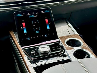 2025 Cadillac ESCALADE — миниатюра 43
