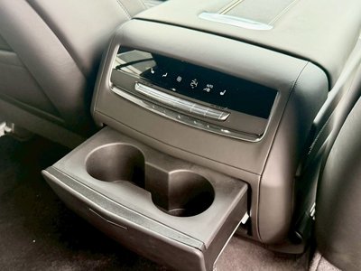 2025 Cadillac ESCALADE — миниатюра 27