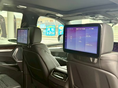 2025 Cadillac ESCALADE — миниатюра 26