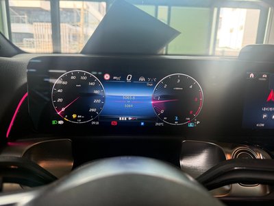 MERCEDES-BENZ GLB - 4