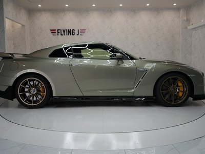 NISSAN GT-R - 10
